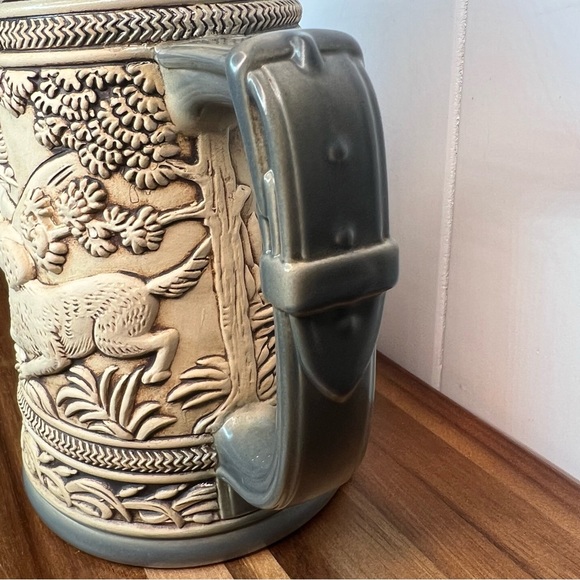 Vintage Beer Stein Hunting Dogs - Picture 3 of 13